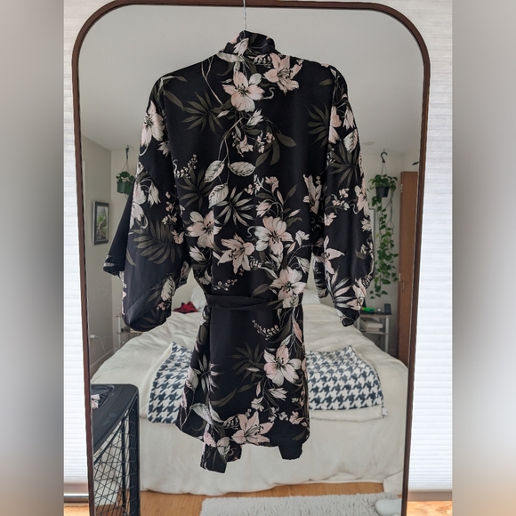 Midnight Bakery Astrid Printed Matte Satin Camitap Set Size L with Robe!! - Picture 11 of 11